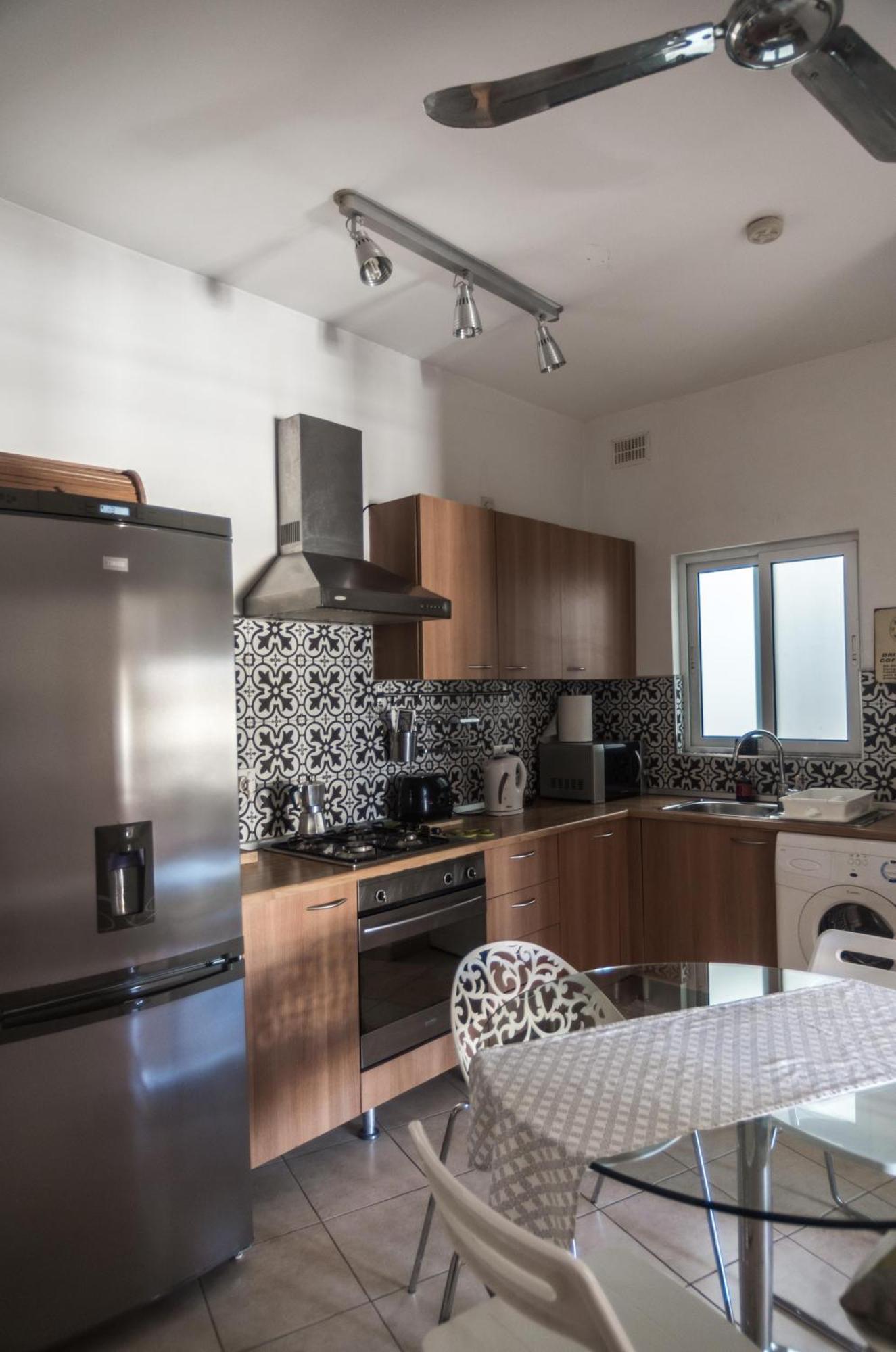 Simons Apartments Minutes Away From Balluta Bay And St Julians Слима Экстерьер фото