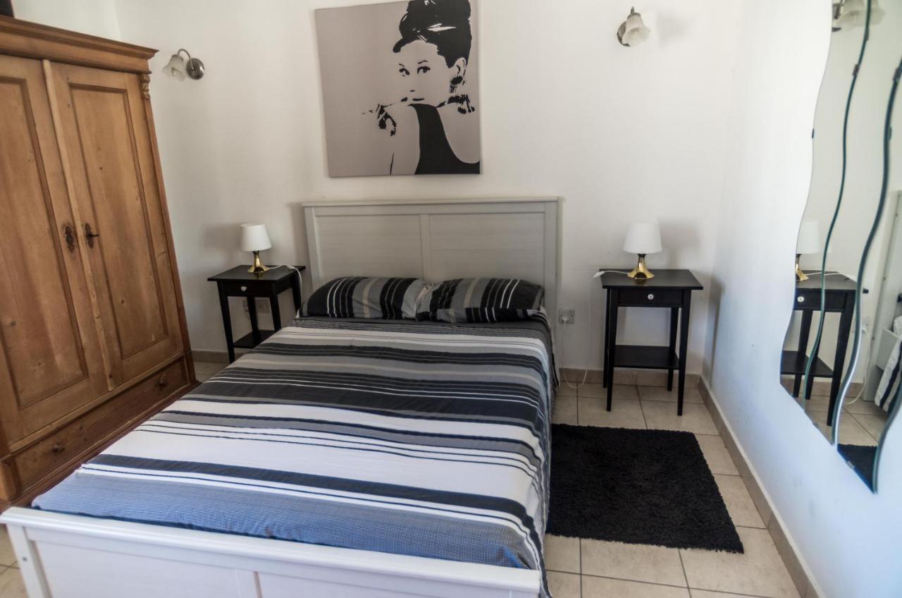 Simons Apartments Minutes Away From Balluta Bay And St Julians Слима Экстерьер фото