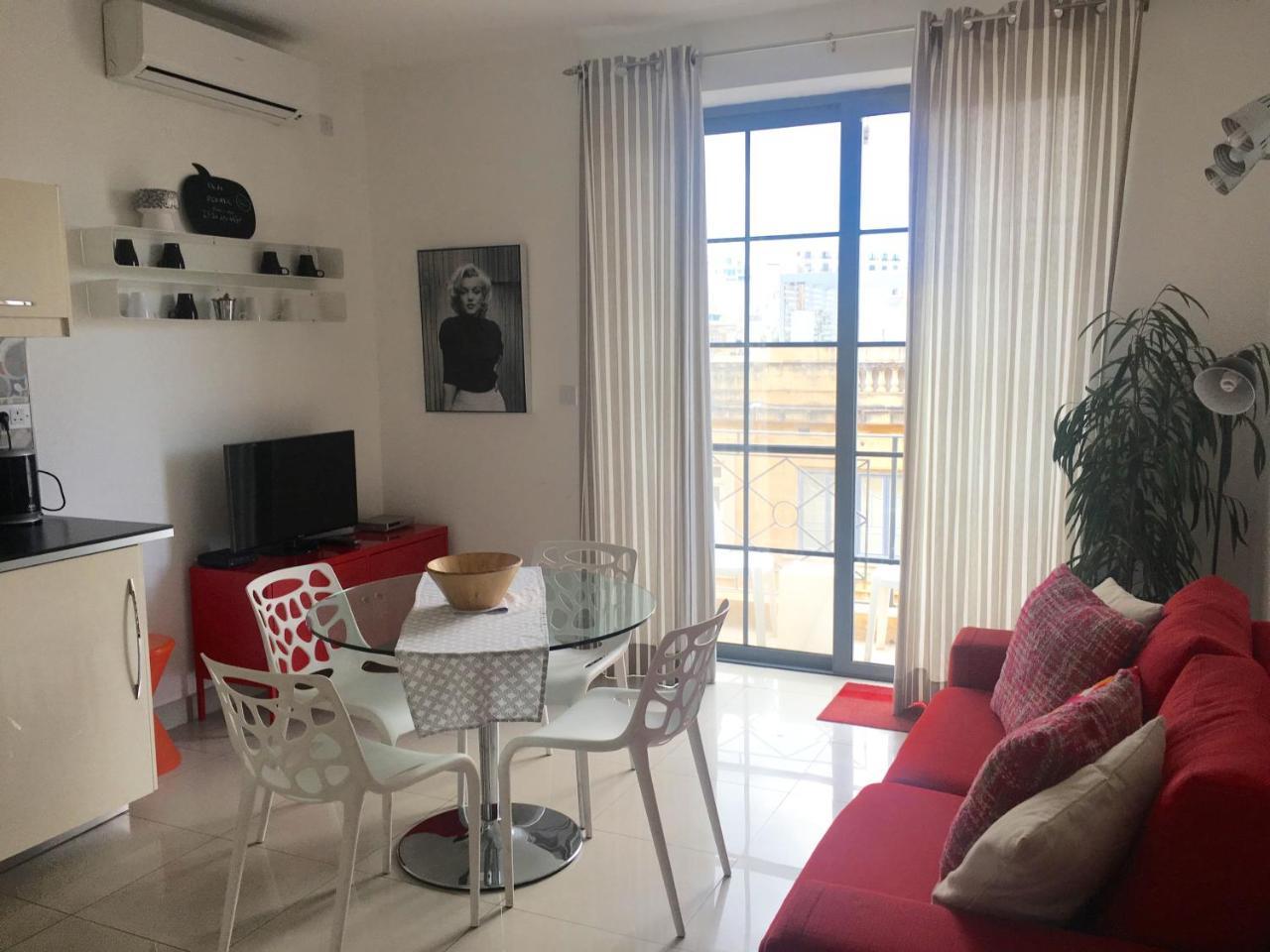 Simons Apartments Minutes Away From Balluta Bay And St Julians Слима Экстерьер фото