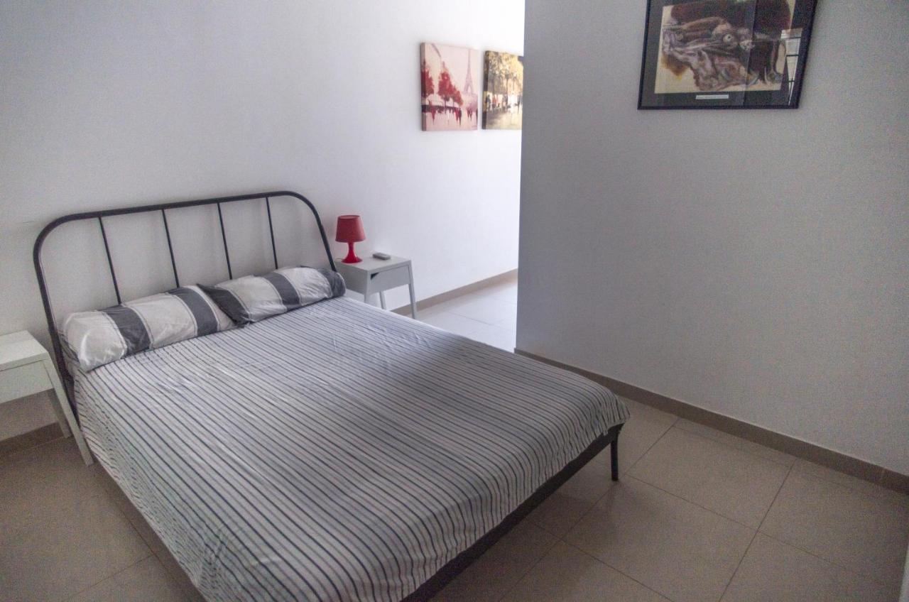 Simons Apartments Minutes Away From Balluta Bay And St Julians Слима Экстерьер фото